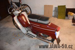 Motocykl Jawa 05 Pionýr z roku 1965 v originálním stavu