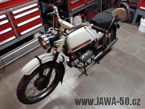 Vývozní motocykl Jawa 23A Mustang z roku 1973 v originálním stavu