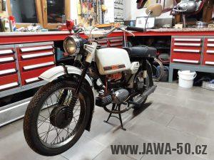 Vývozní motocykl Jawa 23A Mustang z roku 1973 v originálním stavu