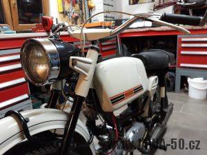 Vývozní motocykl Jawa 23A Mustang z roku 1973 v originálním stavu