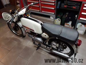 Vývozní motocykl Jawa 23A Mustang z roku 1973 v originálním stavu