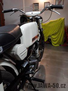 Vývozní motocykl Jawa 23A Mustang z roku 1973 v originálním stavu