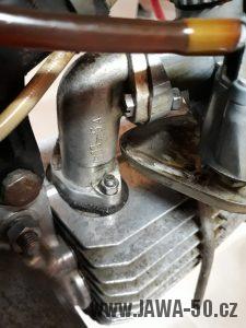 Vývozní motocykl Jawa 23A Mustang z roku 1973 v originálním stavu - karburátor