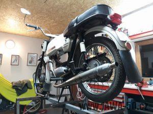 Vývozní motocykl Jawa 23A Mustang z roku 1973 v originálním stavu