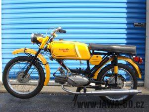 Druhé provedení vývozního motocyklu Jawa 23 Golden Sport z roku 1972