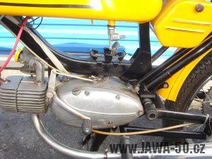 Druhé provedení vývozního motocyklu Jawa 23 Golden Sport z roku 1972 - motor