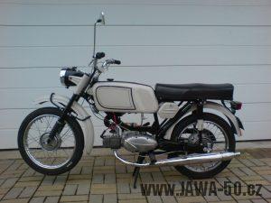 Motocykl Jawa 50 typ 23A Mustang z roku 1971 (druhá výrobní etapa)