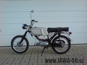 Motocykl Jawa 50 typ 23A Mustang z roku 1971 (druhá výrobní etapa)