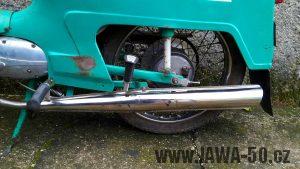 Motocykl Jawa 21 Sport (Pionýr) z roku 1976 (čtvrtá etapa) - výfuk