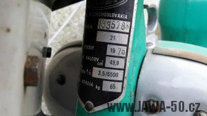 Motocykl Jawa 21 Sport (Pionýr) z roku 1976 (čtvrtá etapa) - výrobní štítek