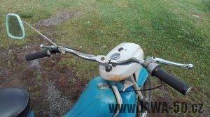 Jawa 50 typ 21 Sport (Pionýr) - čtvrtá etapa z roku 1975 - široká řídítka