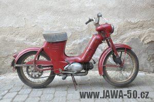 Motocykl Jawa 550 Pionýr (pařez) z roku 1955 v původním originálním stavu