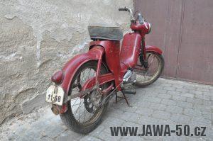 Motocykl Jawa 550 Pionýr (pařez) z roku 1955 v původním originálním stavu