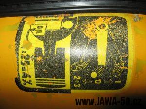 Jawa 23 Golden Sport 3. generace - návod na míchání benzínu na nádrži (obtisk)