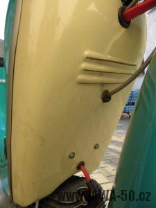 Dokonale zachovalý motocykl Jawa 21 Sport (Pionýr) v tyrkysové barvě z roku 1969 - bříško