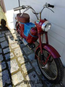 Motocykl Jawa 550 Pionýr (pařez) z roku 1956 v původním originálním stavu
