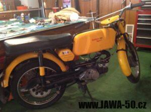 Motocykl Jawa 50 typ 23 Golden Sport (Mustang), exportní provedení pro USA - 1. generace z roku 1971